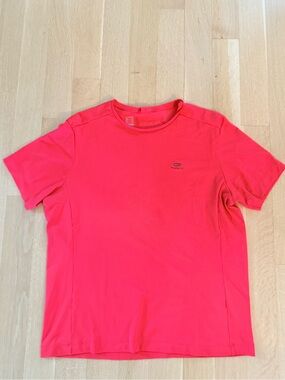 Decathlon Men’s Short-Sleeve Active Tee — Red